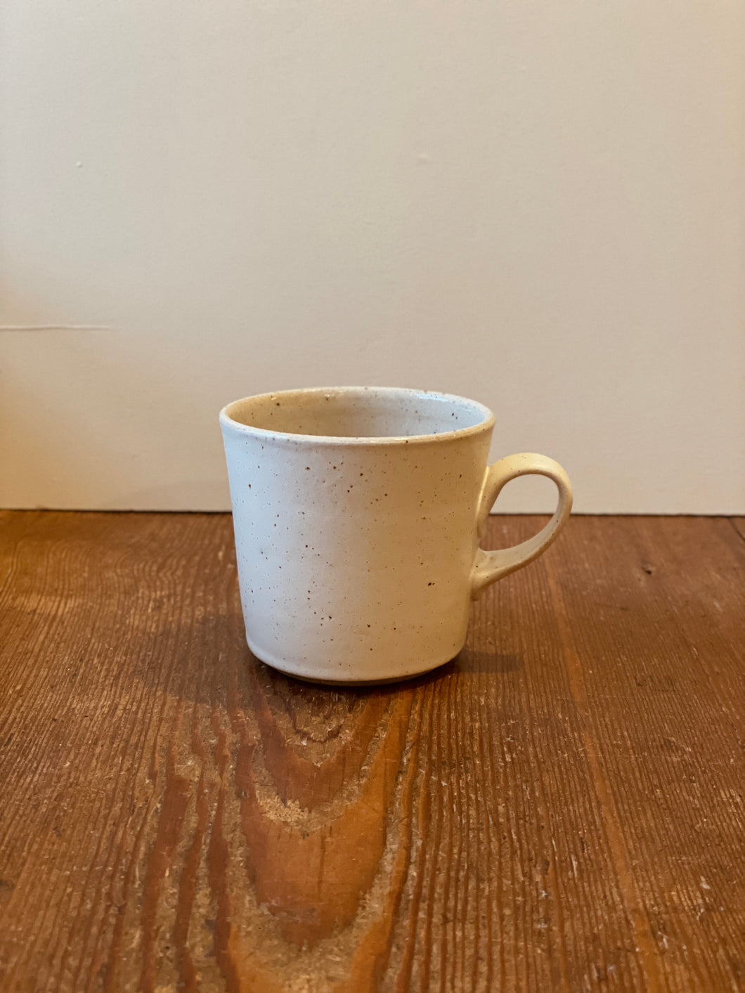 Cream/white speckle medium mug