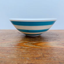 Load image into Gallery viewer, Porcelain small bowl
